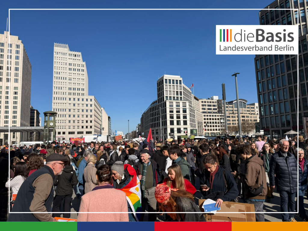 Friedensaktivisten bei der Arbeit am 5. März 2026 auf dem Potsdamer Platz.